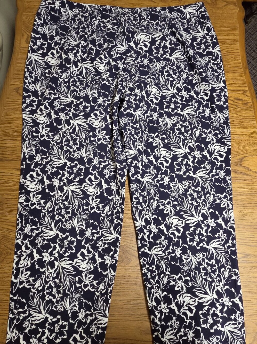 Zac & Rachel Navy and White Floral Pants Size 20 - Picture 4 of 11